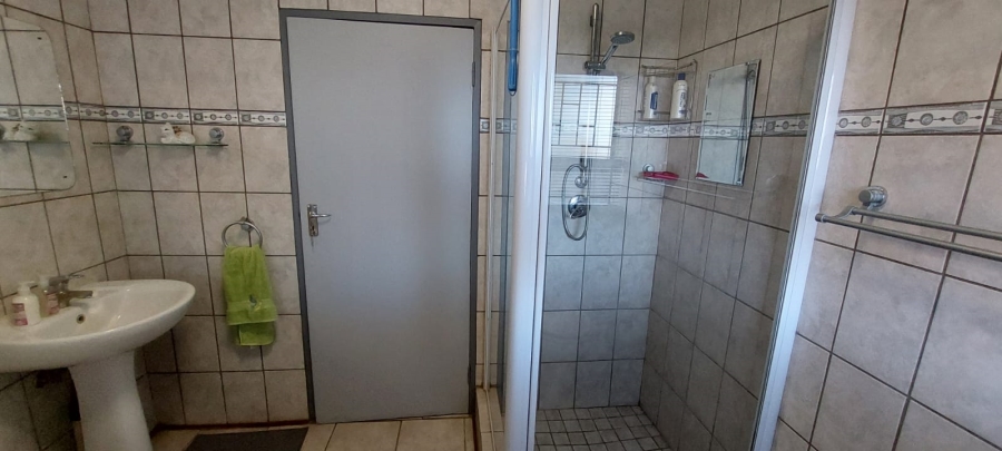 8 Bedroom Property for Sale in Grimbeeck Park North West